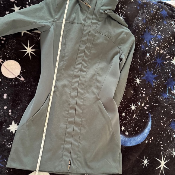 Lululemon Like A Glove Jacket - Size 0, Colour: Teal Shadow - Picture 9 of 11